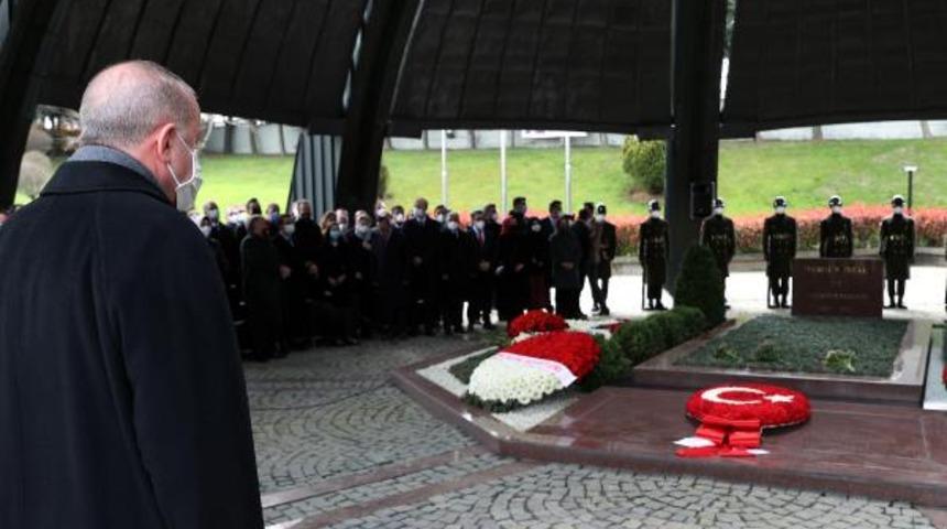 Turgut Özal kabri başında anıldı! Törene Cumhurbaşkanı Erdoğan da katıldı