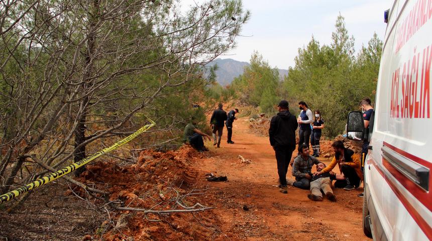 Kayıp Ahmet hemşirenin, 17 g&uuml;n sonra ağaca asılı cansız bedeni bulundu