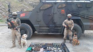 Hakkari'de terör örgütü PKK'ya ait mühimmat ve patlayıcılar ele geçirildi