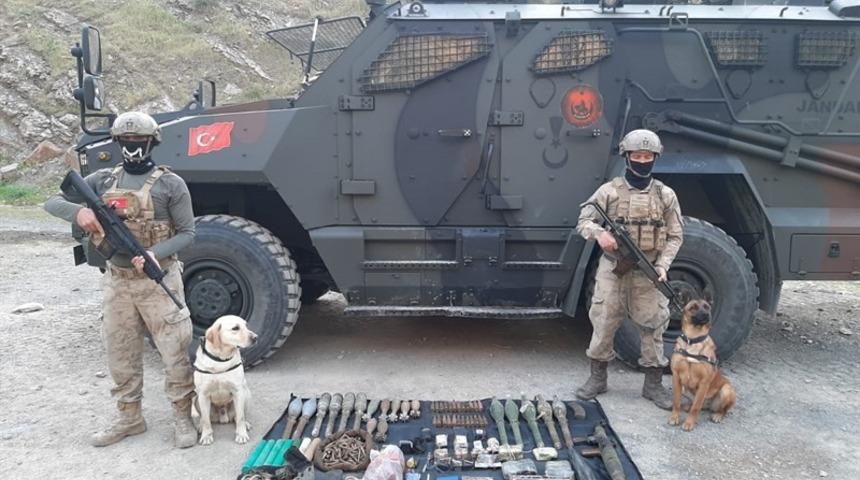 Çukurca’da PKK’ya darbe: Çok sayıda silah ve mühimmat ele geçirildi
