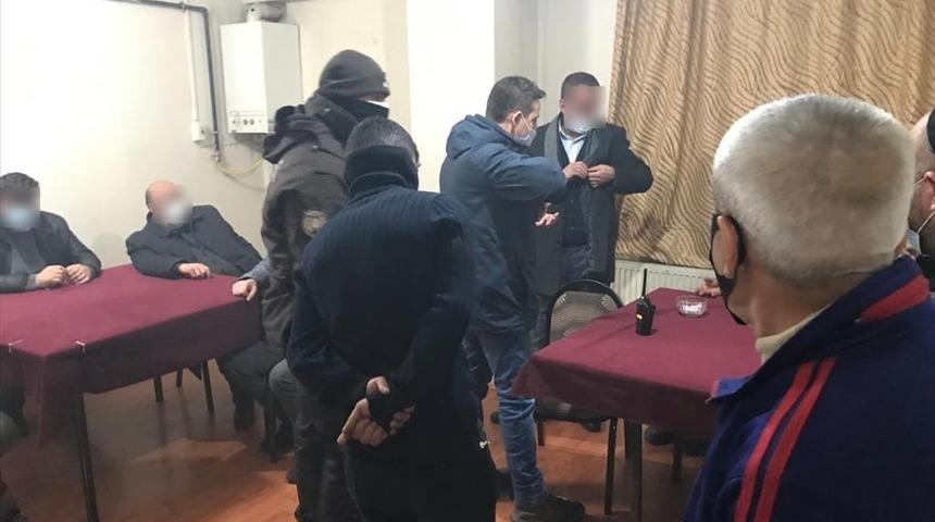 Erzurum'da kıraathanede Kovid-19 kısıtlamasını ihlal eden 24 kişiye 83 bin 256 lira para cezası