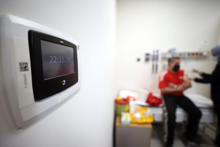 Bursa'da Kovid-19'a karşı aşılama iftar sonrasında devam ediyor G4