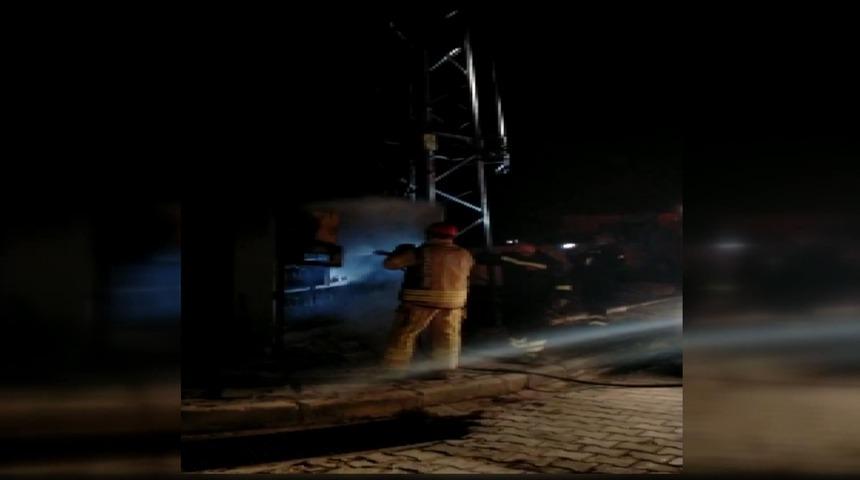 Silivri'de trafo patladı, mahalle elektriksiz kaldı