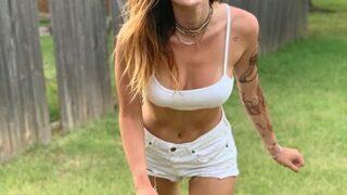 Bella Thorne nişan yüzüğünün altında kalmadı! 