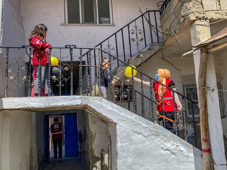 Türk Kızılay Van'da 1800 kişiye sıcak yemek ulaştırıyor G5