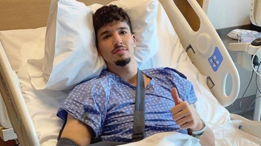 Altay Bayındır'dan ameliyat sonrası mesaj