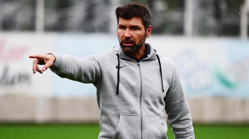  Denizlispor'da Hakan Kutlu görevinden ayrıldı