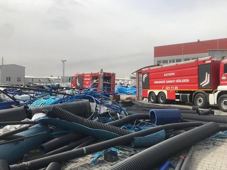 Kayseri'de plastik boru fabrikasında çıkan yangın söndürüldü G4