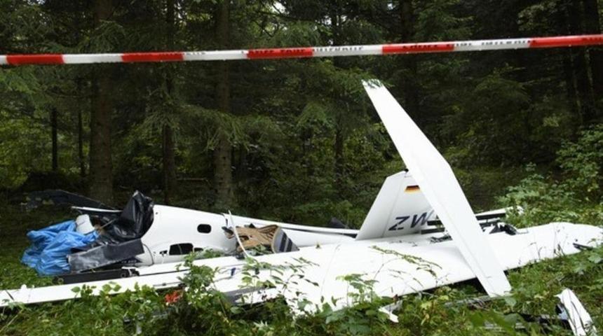 Fransa'da uçak düştü: 4 ölü