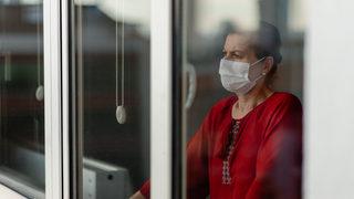 Mantı gününe katılan kadının Kovid-19 testi pozitif çıkınca 8 daire karantinaya alındı