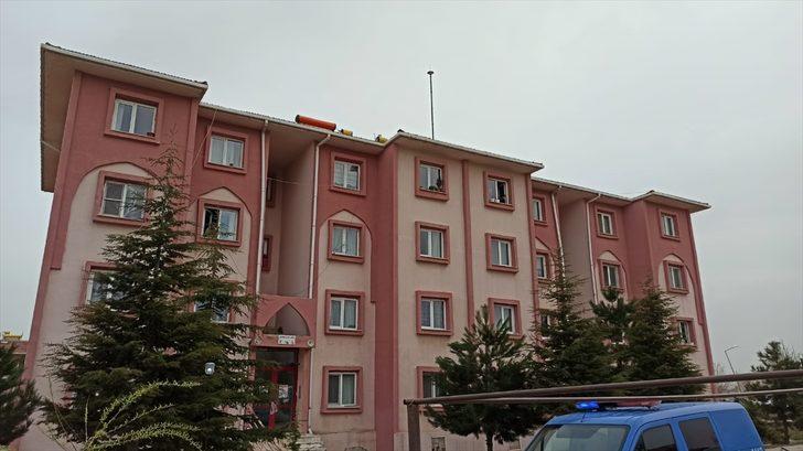 Mantı gününe katılan kadının Kovid-19 testi pozitif çıkınca 8 daire karantinaya alındı G2