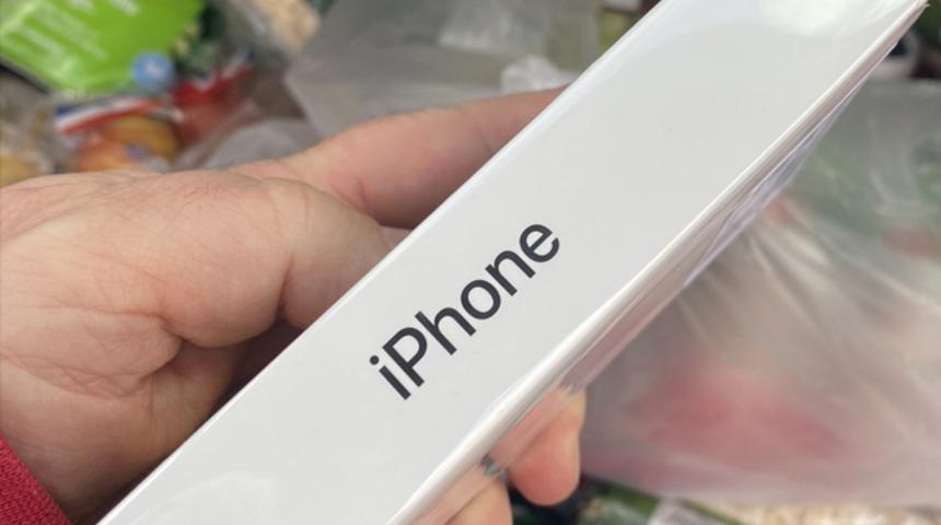 Elma sipariş etti, iPhone SE (2020) kazandı