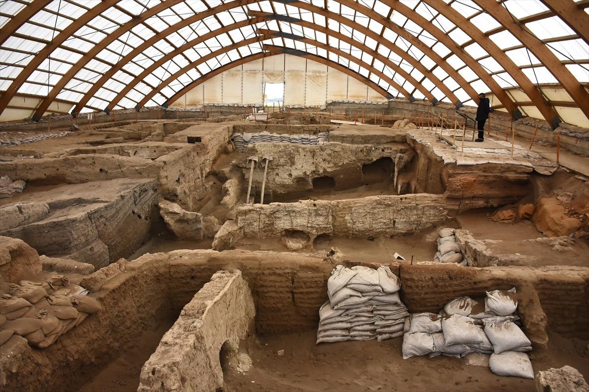TARİHİN AYNASI K&Uuml;LT&Uuml;REL SERVET - Anadolu'nun hafızası antik kentler: "&Ccedil;atalh&ouml;y&uuml;k, Hattuşa ve K&uuml;ltepe"