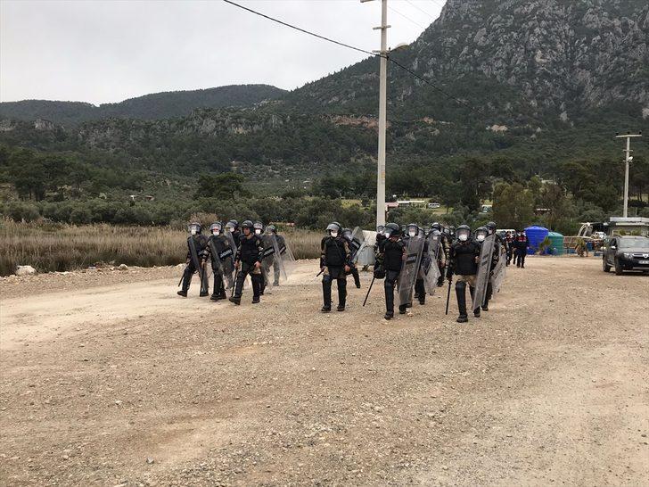 Muğla'da kaçak yapıların yıkımı sırasında gerginlik yaşandı G3