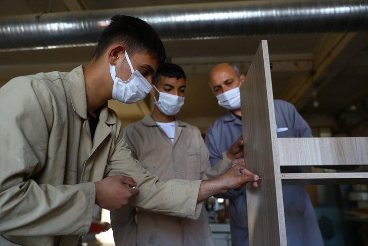 Meslek liseliler üretimleriyle ihtiyaç sahibi ailelere yardım ediyor G4