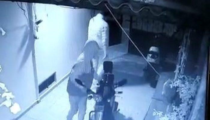Çanakkale’de kısıtlama saatinde motosiklet hırsızlığı güvenlik kamerasında