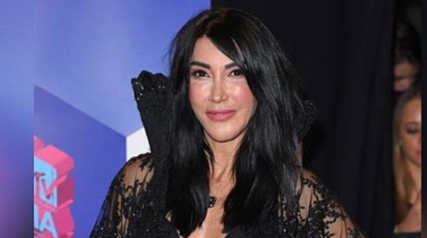 Hande Yener kimdir, kaç yaşında ve nereli? Hande Yener’in gerçek ismi nedir? İşte şarkıları…