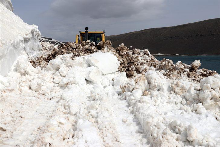Ağrı'da 6 aydır kapalı olan Balık Gölü ile çevre köy yolları ulaşıma açıldı G1