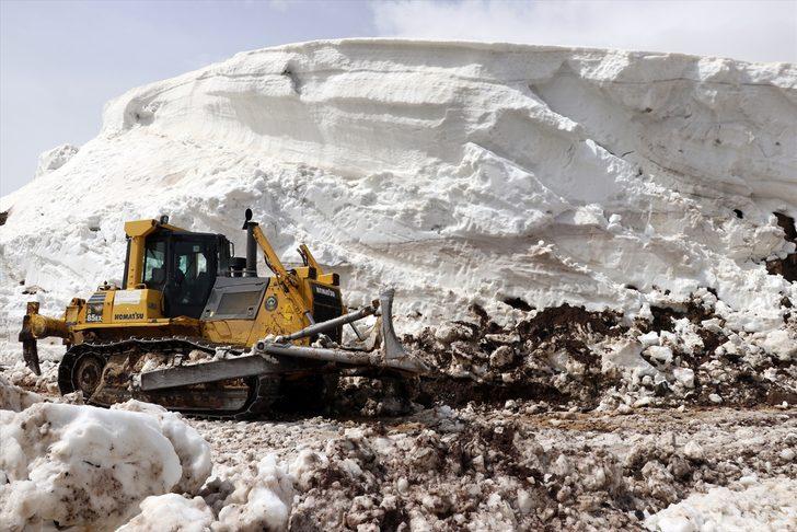 Ağrı'da 6 aydır kapalı olan Balık Gölü ile çevre köy yolları ulaşıma açıldı G4