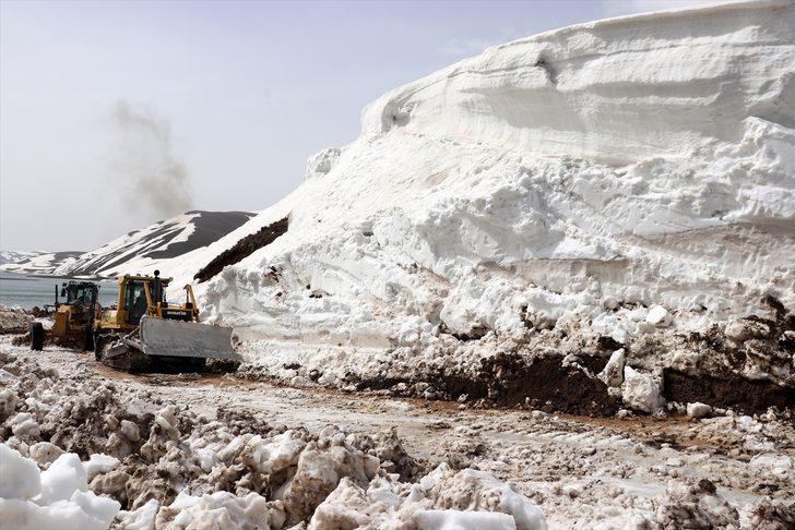 Ağrı'da 6 aydır kapalı olan Balık Gölü ile çevre köy yolları ulaşıma açıldı G5