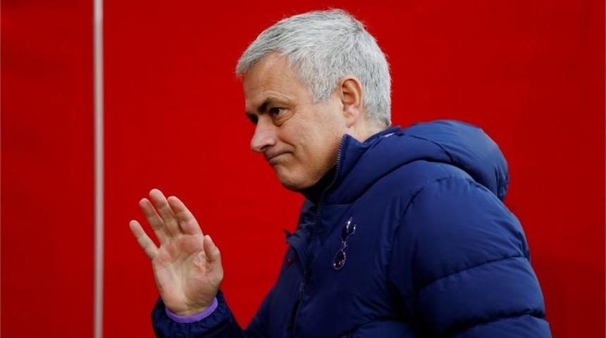 Jose Mourinho: Tottenham Hotspur, Portekizli menajerin g&ouml;revine son verdi