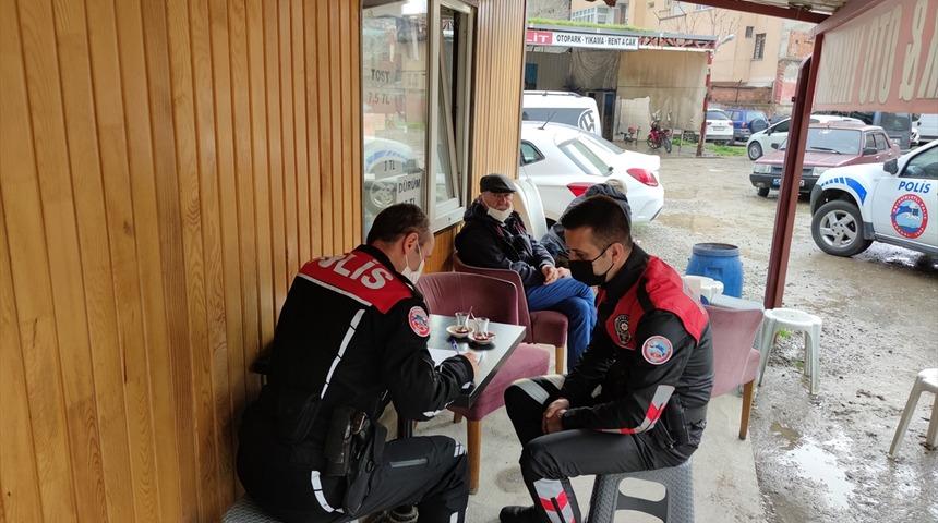 Bursa'da Kovid-19 tedbirlerine uyulmayan çay ocağındaki 11 kişiye para cezası uygulandı