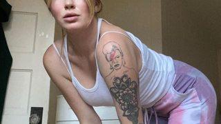 Ireland Baldwin öyle bir yerine dövme yaptırdı ki...