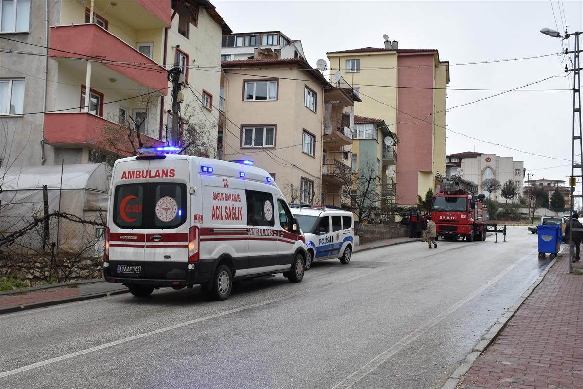 Bilecik'te telefonunun sesi kısılınca ulaşılamayan yaşlı kadın ekipleri alarma ge&ccedil;irdi