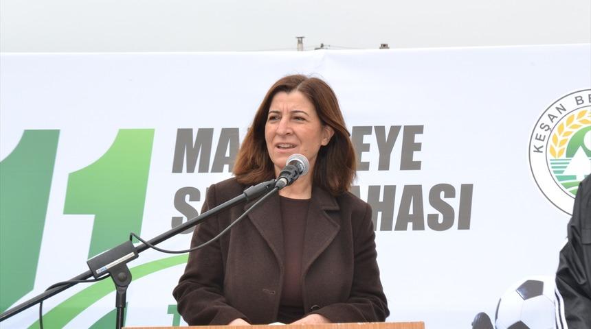 AK Partili Aksal "aşıya karşı &ccedil;ığırtkanlık yapan gruplara aldanmayın" a&ccedil;ıklamasında bulundu