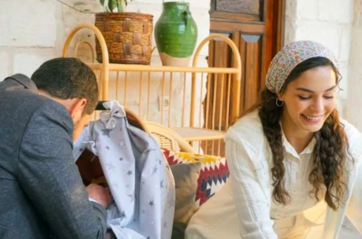 Ebru Şahin Akın Akınözü'nü takipten çıkardı! Hercai setinde kavga! G4