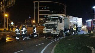 Aksaray’da feci kaza! 2 tır kafa kafaya çarpıştı