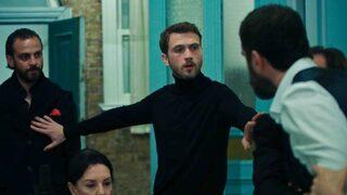 Final yapmaya hazırlanan Çukur'da yaprak dökümü devam ediyor! İki oyuncu birden ayrıldı