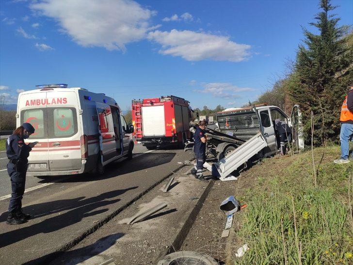 Anadolu Otoyolu'nda Karayolları kamyoneti bariyere çarptı: 1 ölü, 1 yaralı G2