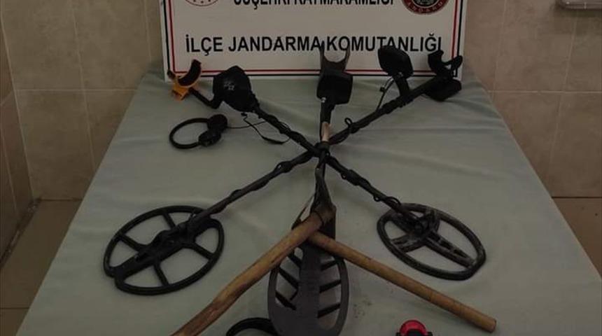 Sivas'ta izinsiz kazı yapan 5 ş&uuml;pheli yakalandı