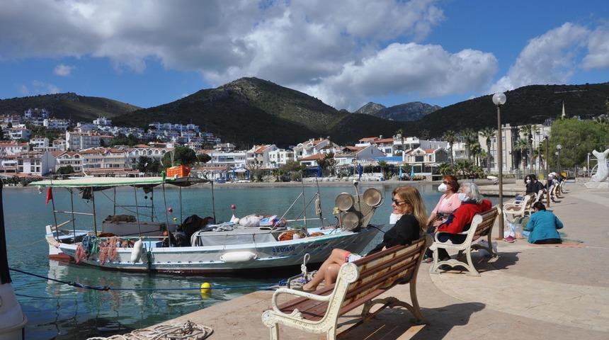 Ege'deki depremler sonrası korkutan iddia: Yanardağ harekete geçti