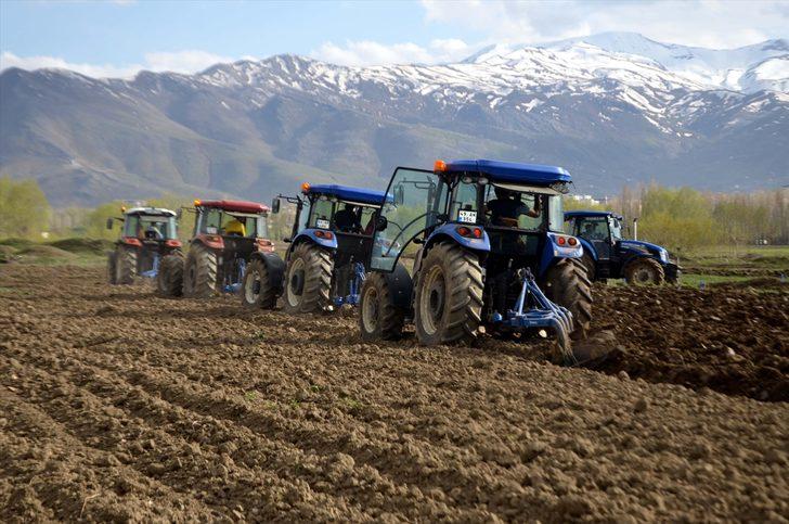 Muş Ovası'nda çiftçilerin ekim mesaisi başladı G2