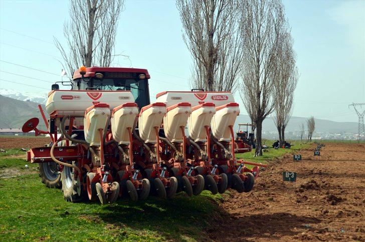 Muş Ovası'nda çiftçilerin ekim mesaisi başladı G4