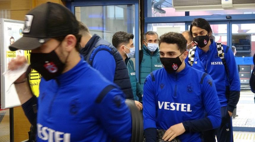 Trabzonspor, Galatasaray maçı için İstanbul’a gitti