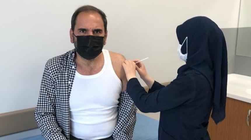 Mecnun Otyakmaz, koronavirüs aşısı oldu