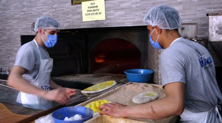Evinden çıkamayan kişiler için 'Alo pandemi pide hattı' kuruldu