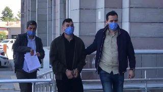 Kuyumcudan 'hakkını helal et' diyerek bilezik çaldı