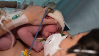 Bebeklerle sağlıklı iletişim nasıl olmalı?