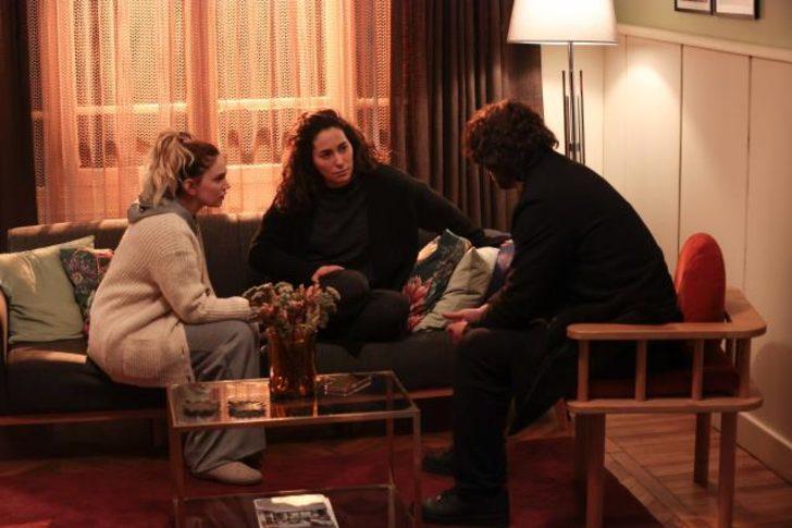 Masumlar Apartmanı'nda yürekleri ağza getiren sahne! Anıl, Gülben'i terasta köşeye sıkıştırdı G2