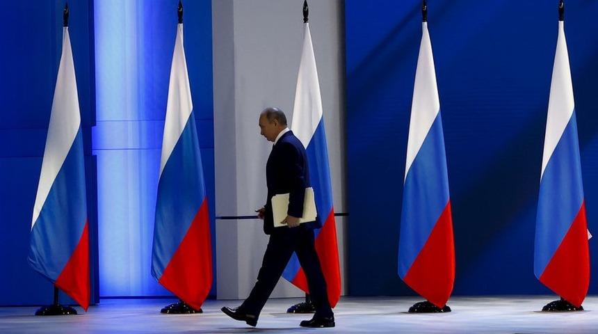 Putin'den Batı'ya uyarı: 'Kırmızı &ccedil;izgilerimiz ge&ccedil;ilirse sert yanıt veririz'