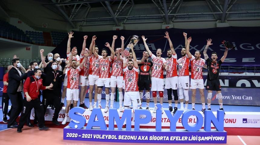 Efeler Ligi’nde şampiyon Ziraat Bankkart