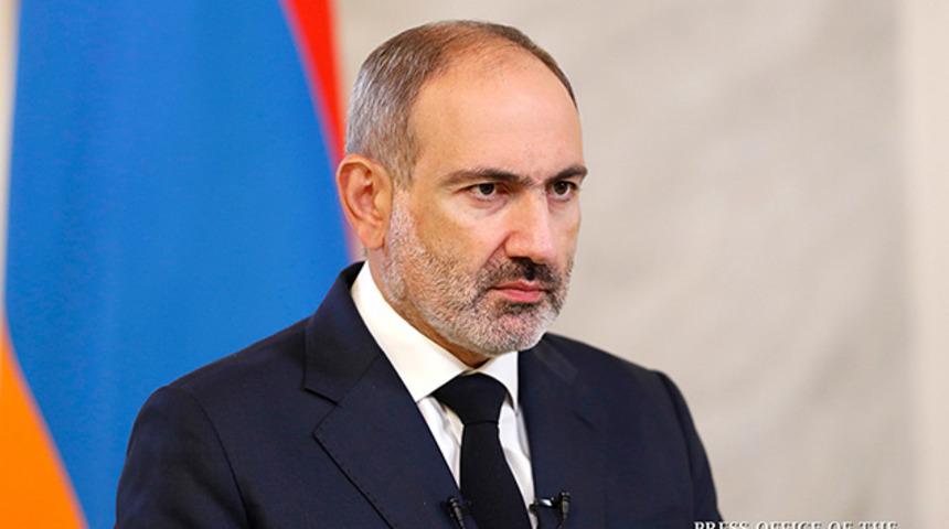 Ermenistan Başbakanı Paşinyan’nın konvoyuna yumurtalı saldırı