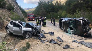 Adana'da feci kaza: Aynı aileden 3 kişi hayatını kaybetti