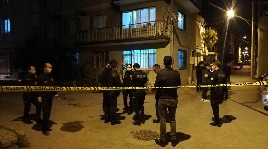 İzmir&rsquo;de ev sahibi ile kiracı arasında g&uuml;r&uuml;lt&uuml; kavgası kanlı bitti