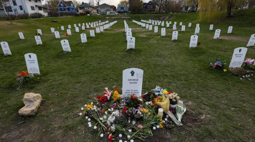 ABD'de polis tarafından öldürülenler için anıt mezar kuruldu