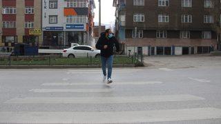 Bu yaya geçidinin başı var, sonu yok! 